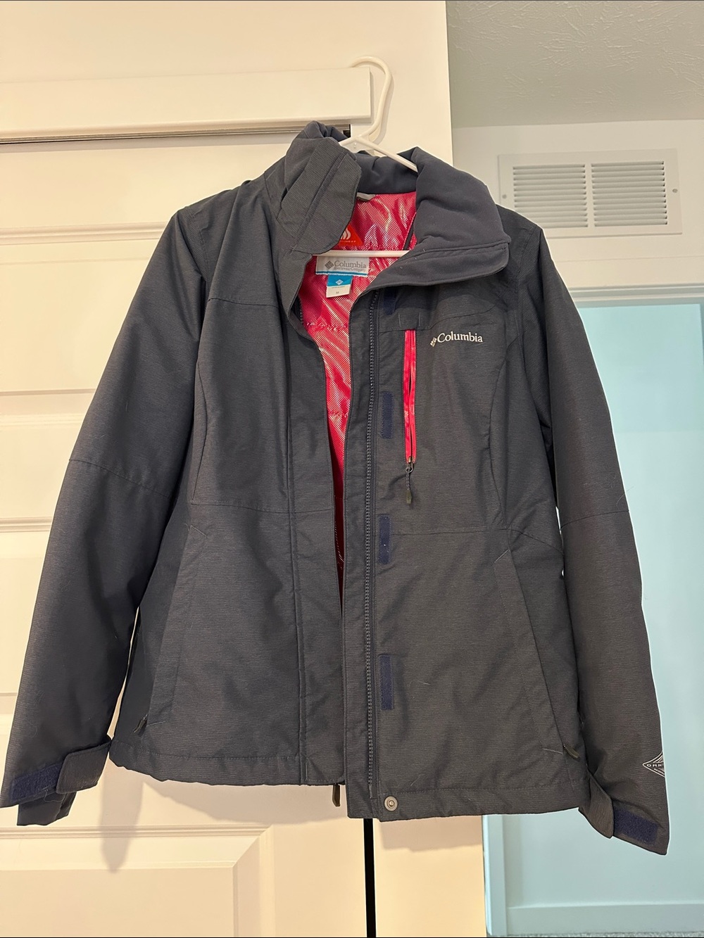 Columbia Women's Dark Gray Ski Jacket with Pink Lining